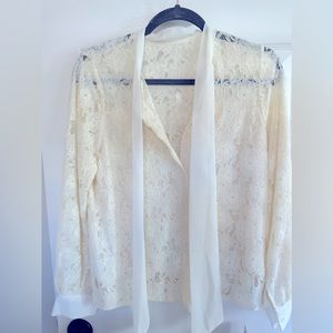 Lacy Buttoned Bowknot Top in Cream